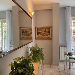 Spacious And Bright Appartamento Roma